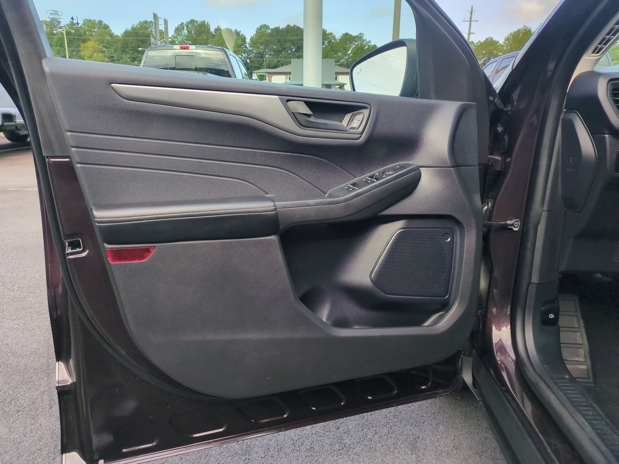 Certified 2023 Ford Escape Active AWD/4WD image 11