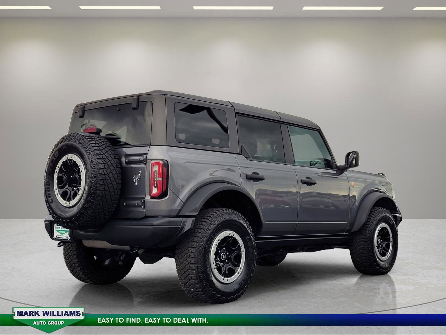 Certified 2023 Ford Bronco Badlands w/ Sasquatch Package AWD/4WD image 4