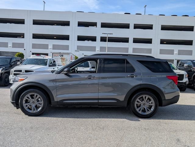Certified 2023 Ford Explorer XLT w/ Equipment Group 202A RWD image 4