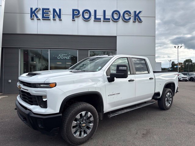 Used 2024 Chevrolet Silverado 2500 Custom w/ Custom Value Package AWD/4WD image 2