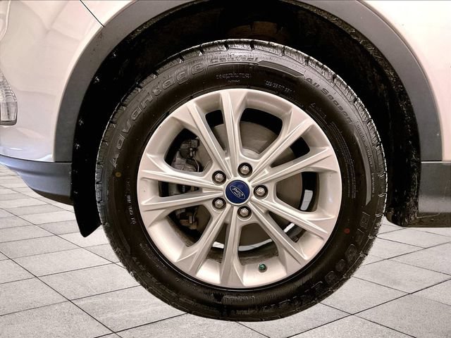 Certified 2017 Ford Escape SE w/ SE Cold Weather Package AWD/4WD image 8
