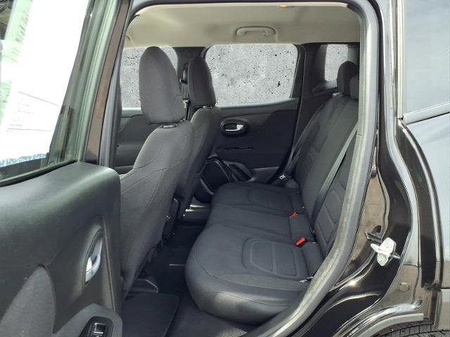 Used 2021 Jeep Renegade Latitude image 12