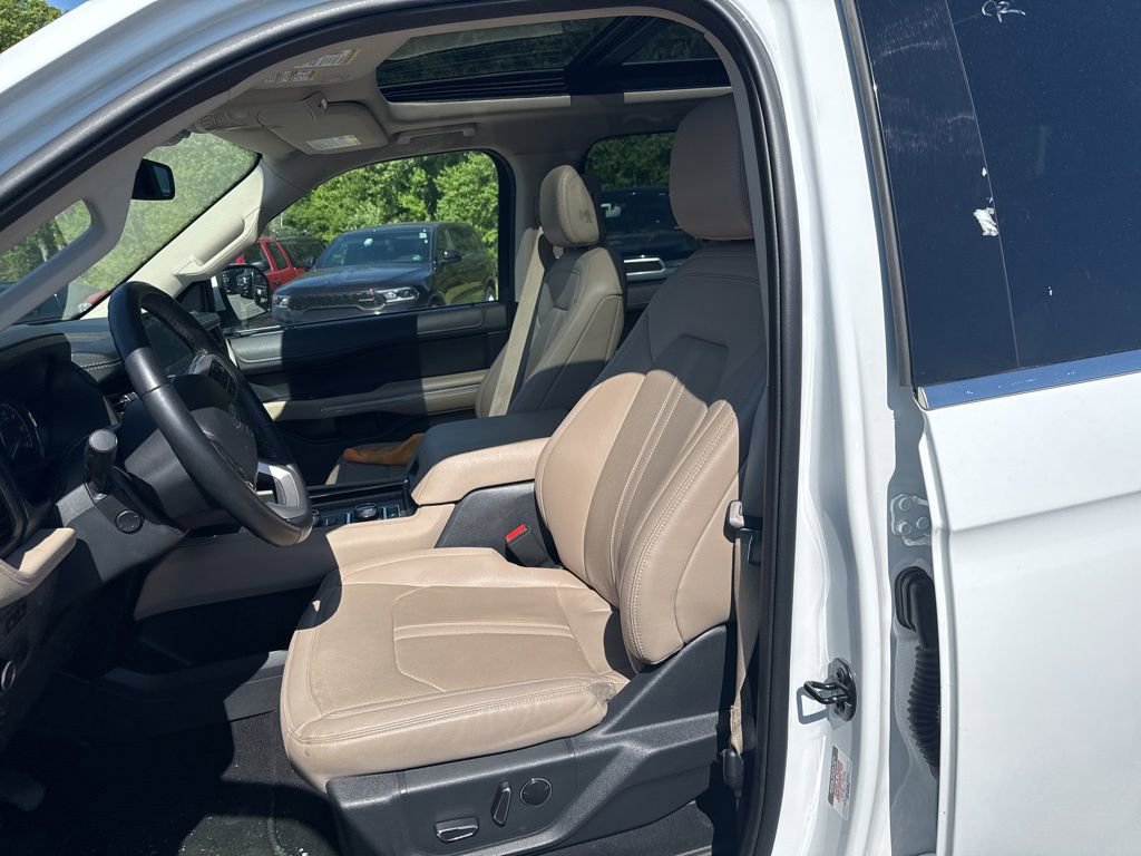 Certified 2024 Ford Expedition Limited AWD/4WD image 11