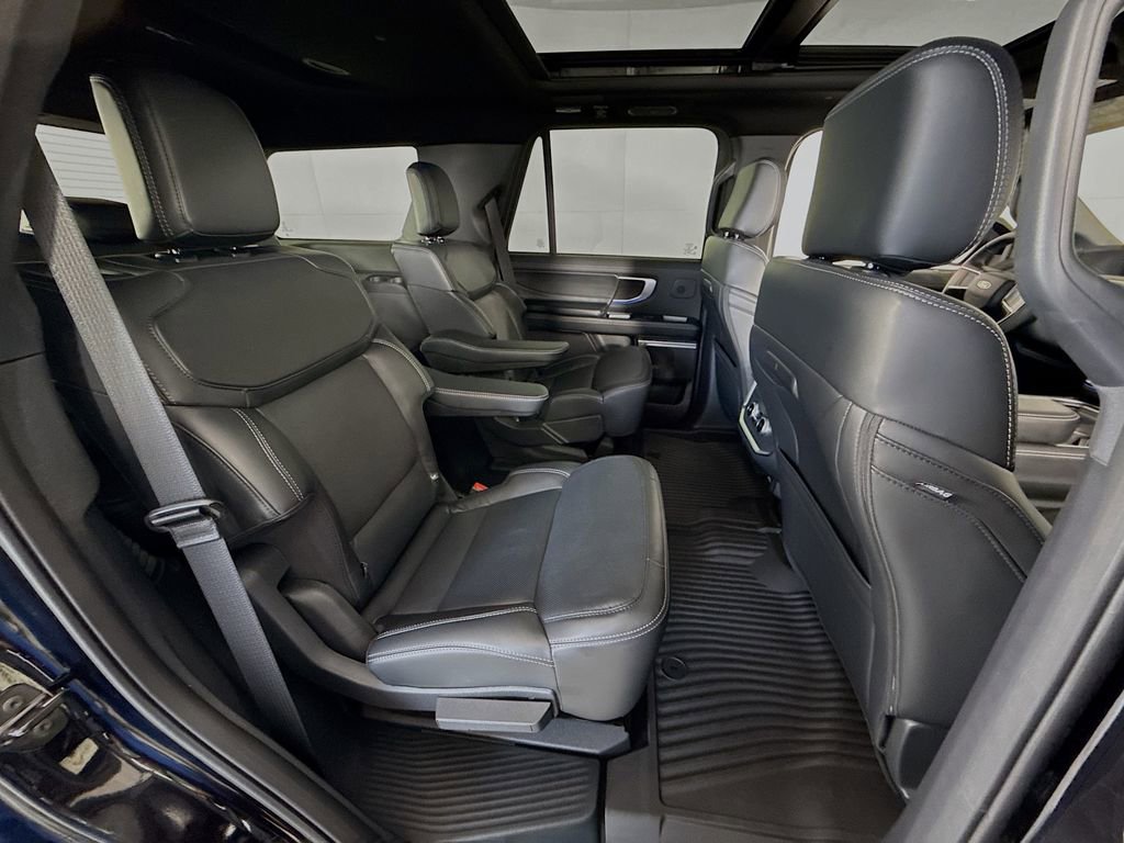 Certified 2025 Ford Expedition Platinum w/ Stealth Performance Package AWD/4WD image 30