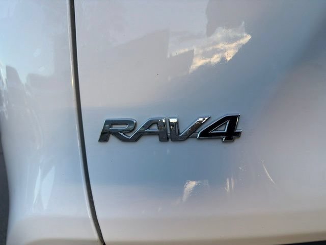 Used 2025 Toyota RAV4 XLE AWD/4WD image 14