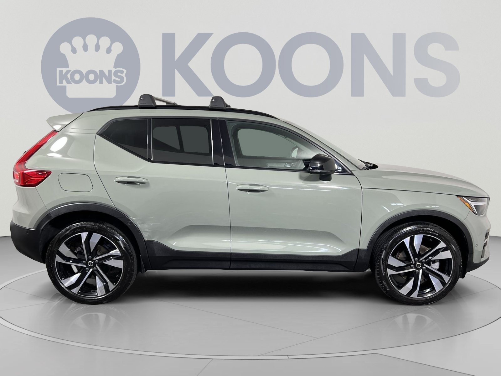 Used 2023 Volvo XC40 B4 Ultimate w/ Climate Package FWD image 12
