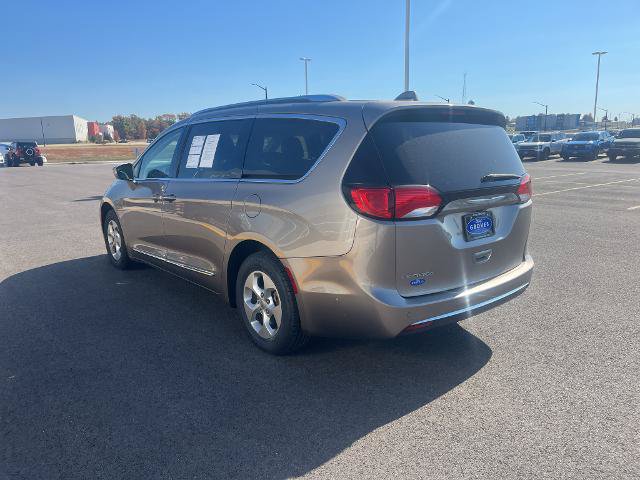 Used 2017 Chrysler Pacifica Touring-L Plus FWD image 7
