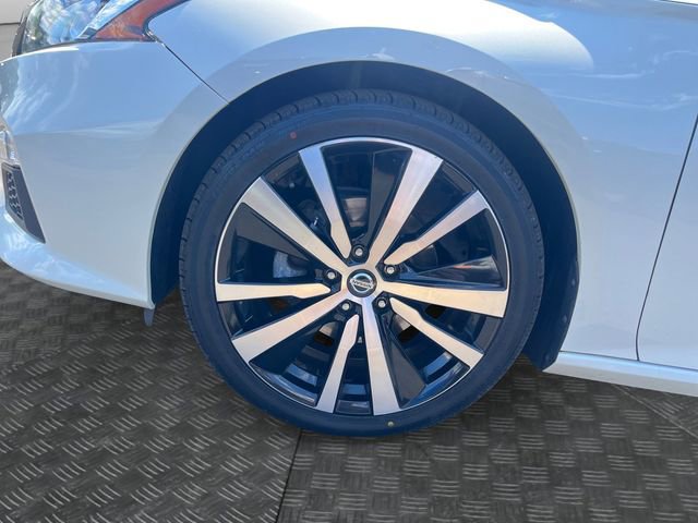 Used 2020 Nissan Altima 2.5 SR w/ Premium Package FWD image 14