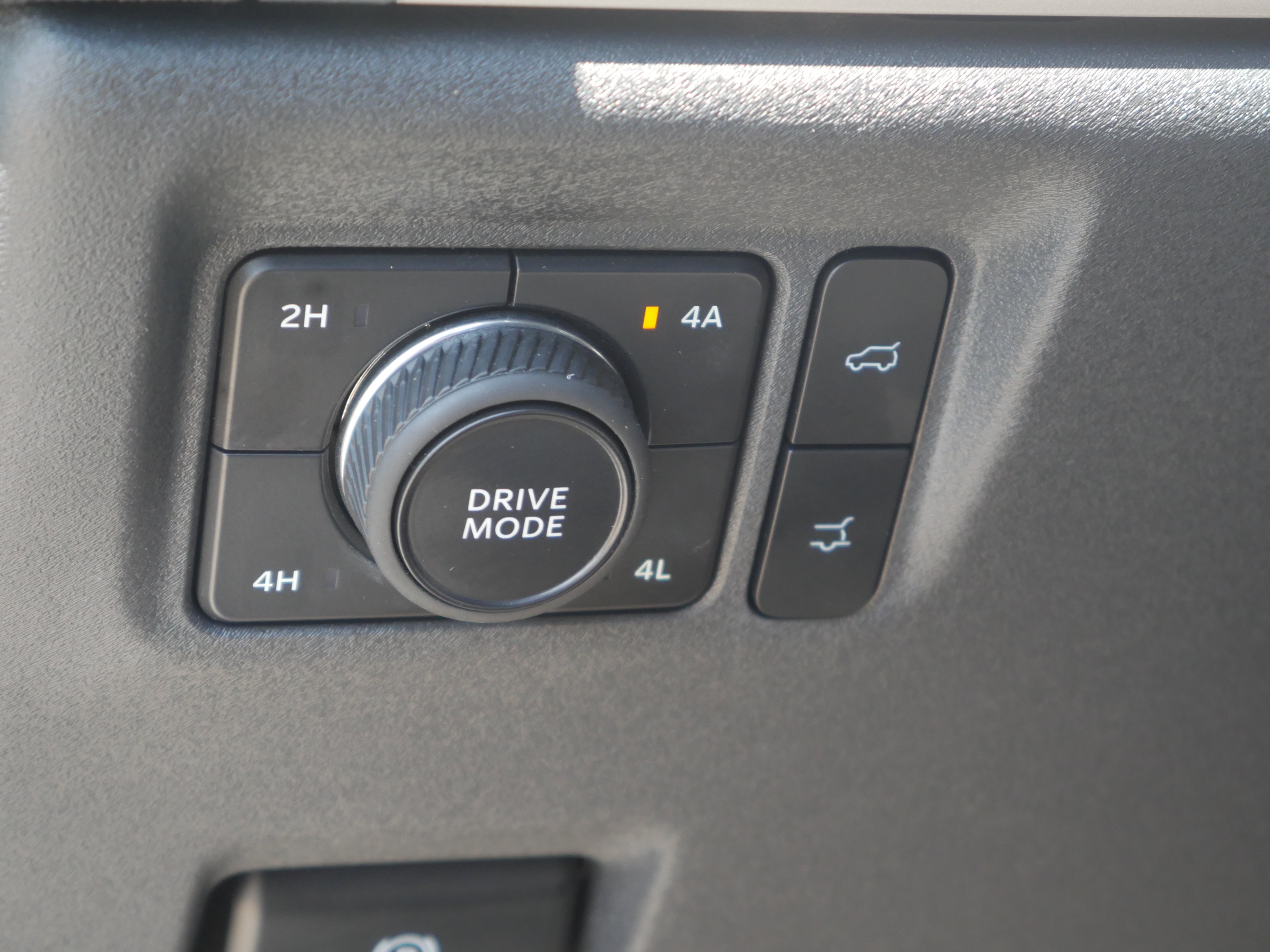 Certified 2025 Ford Expedition Active AWD/4WD image 5