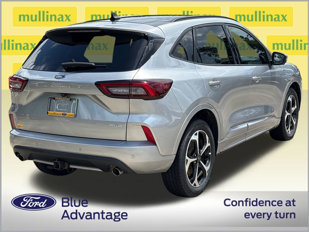 Certified 2023 Ford Escape ST-Line Select w/ Tech Pack #2 AWD/4WD image 4