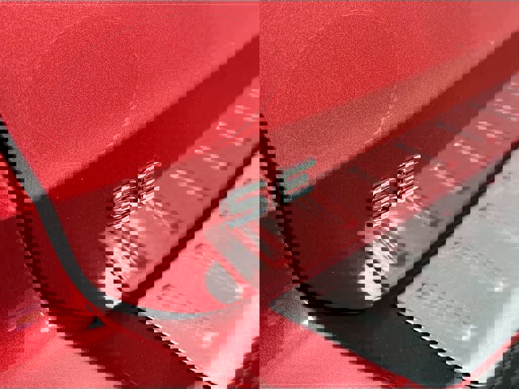 Used 2023 Volkswagen Taos SE w/ Panoramic Sunroof Package image 7