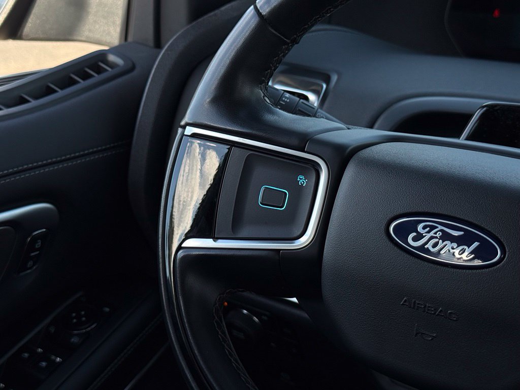 Certified 2025 Ford Expedition Platinum AWD/4WD image 11
