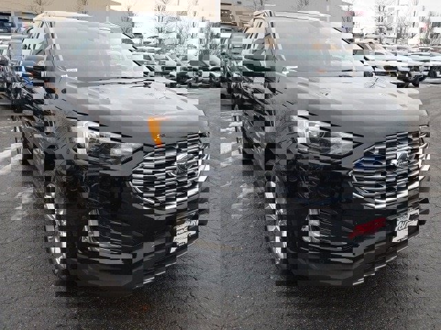 Certified 2024 Ford Edge Titanium image 2