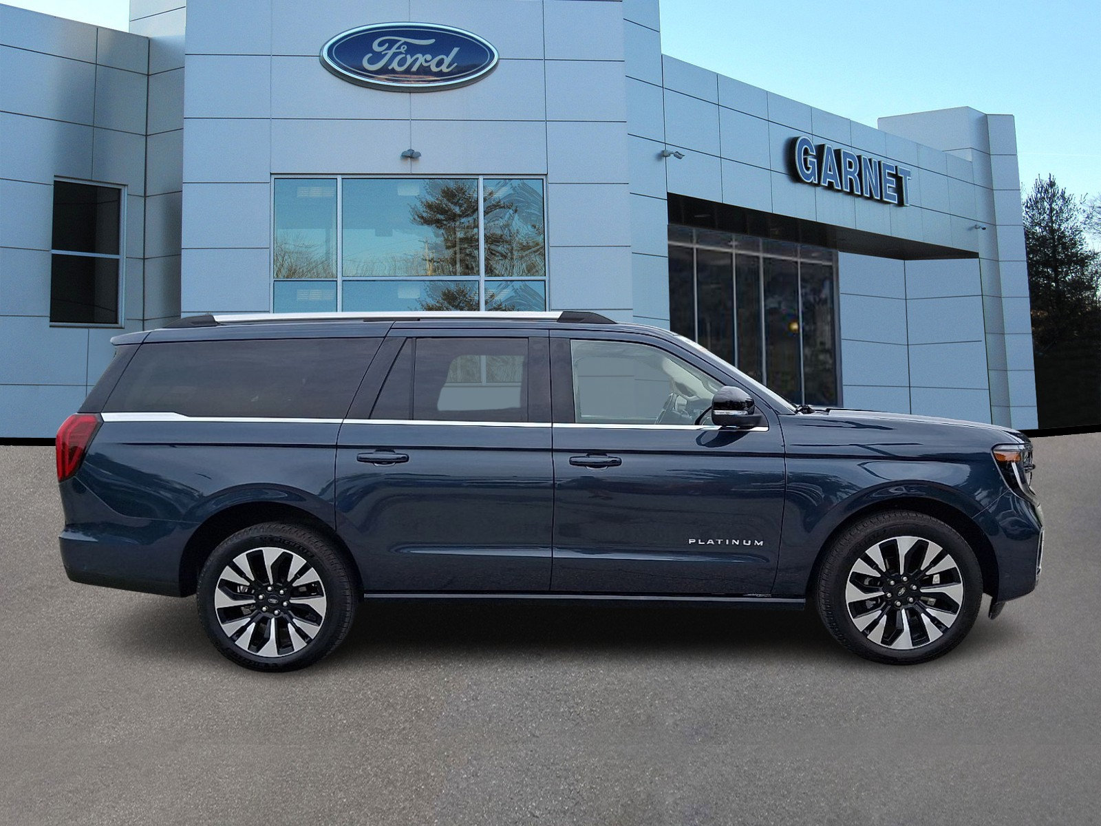 Certified 2025 Ford Expedition Max Platinum w/ Driver's Package AWD/4WD image 10