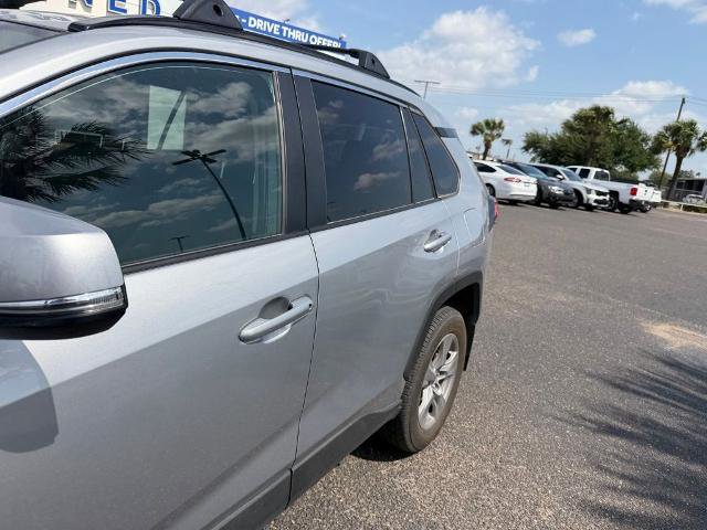 Used 2025 Toyota RAV4 XLE AWD/4WD image 12