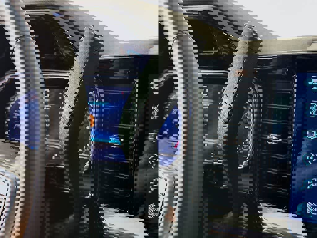 Used 2025 Chevrolet Silverado 1500 LT image 18