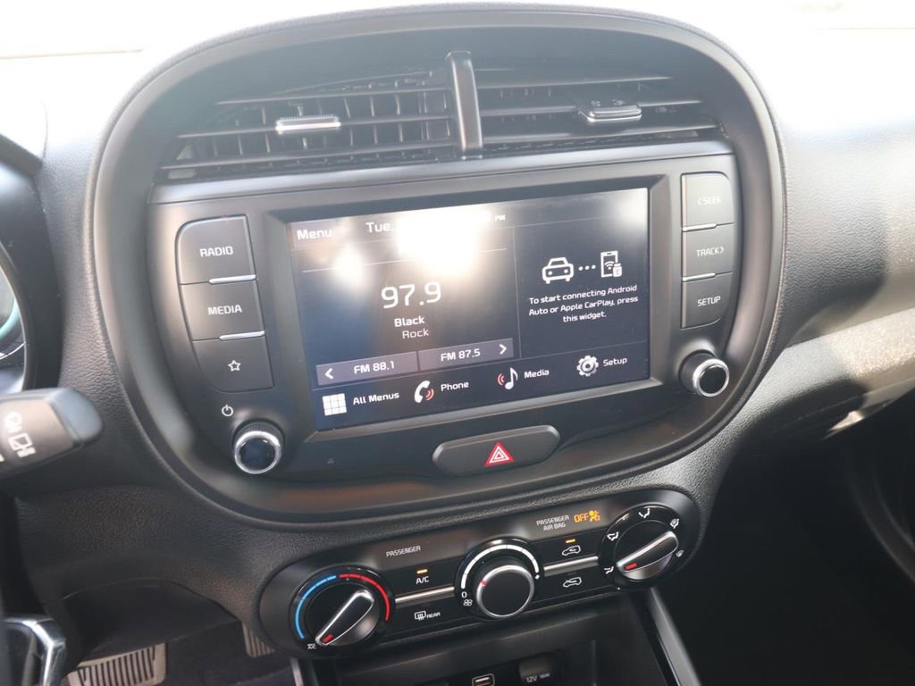 Used 2025 Kia Soul LX w/ LX Technology Package image 19
