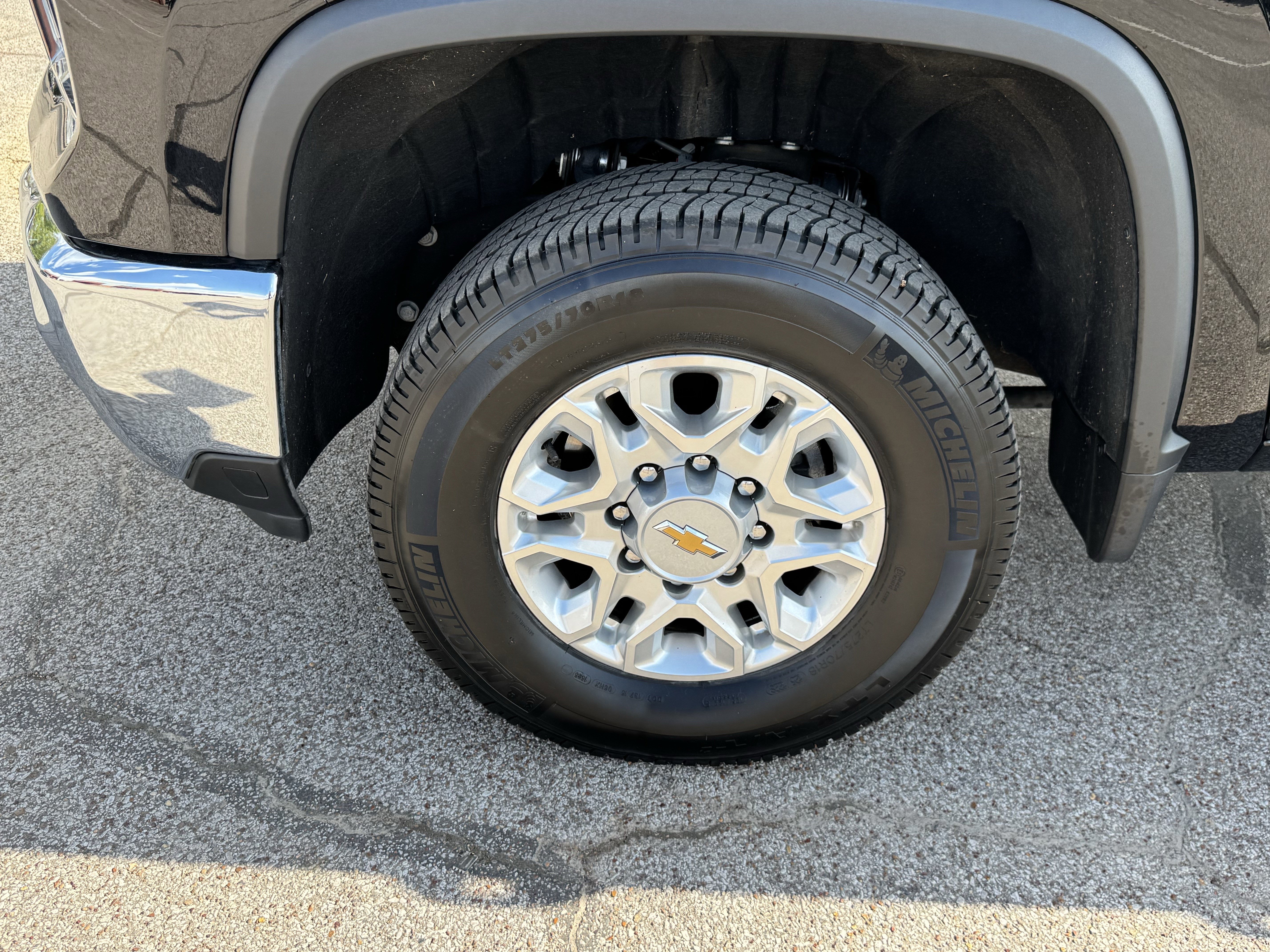 Used 2025 Chevrolet Silverado 2500 LTZ image 9