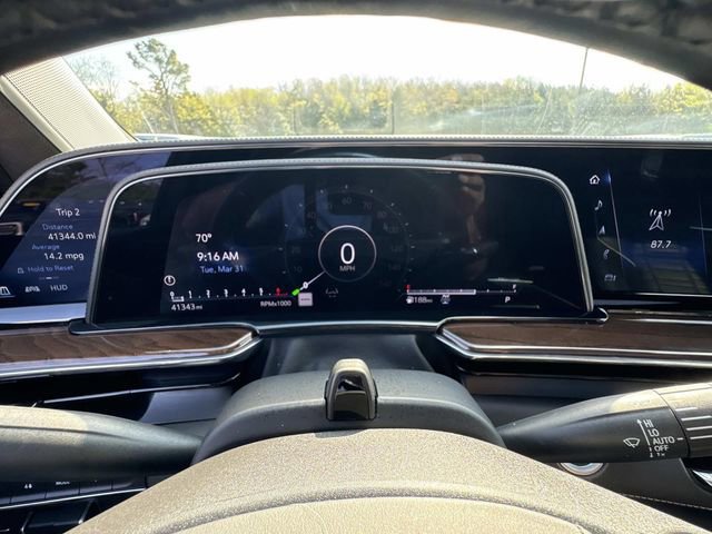 Used 2024 Cadillac Escalade Sport Platinum w/ Heavy-Duty Trailer Package image 38