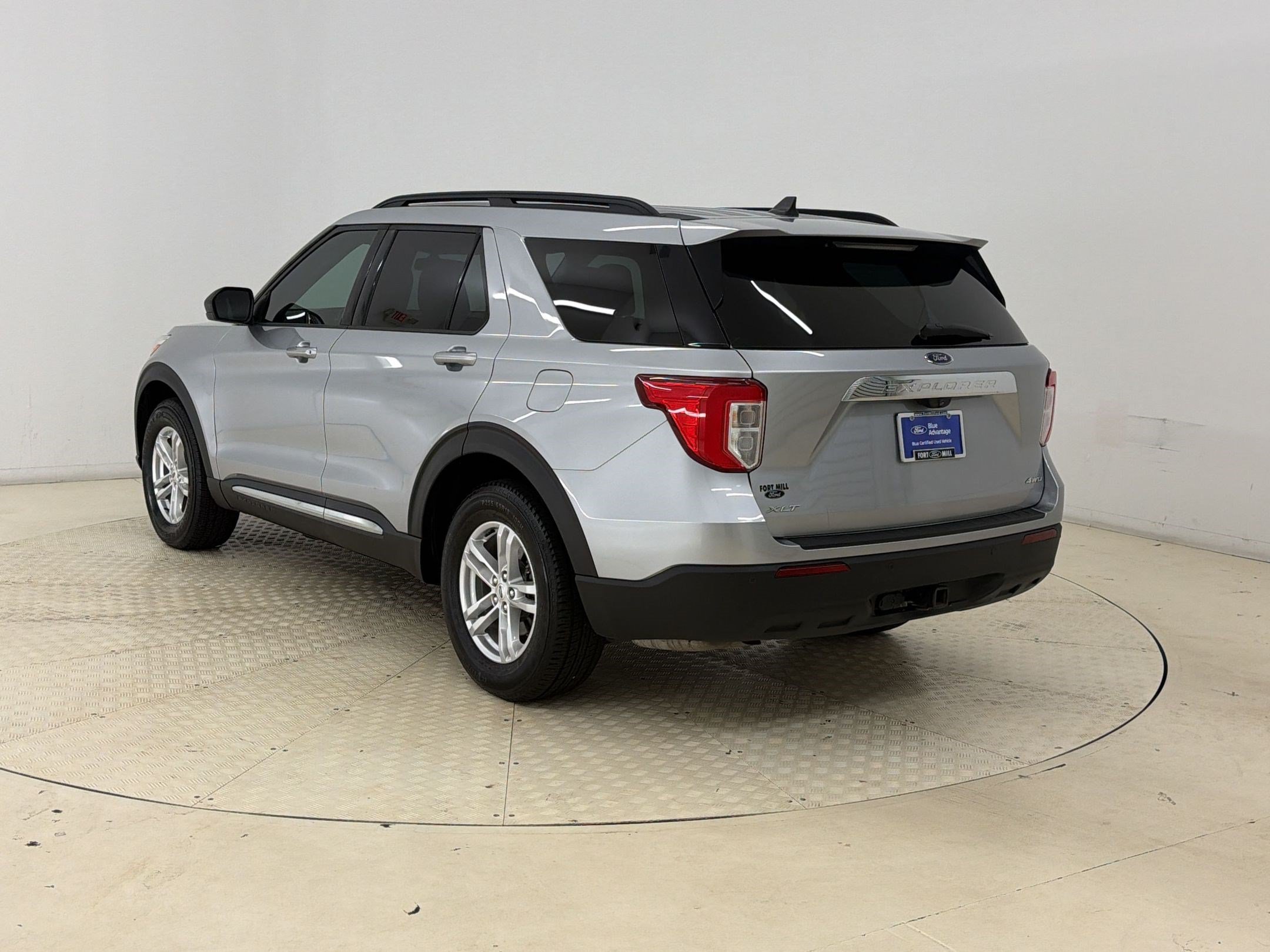 Certified 2021 Ford Explorer XLT w/ Class III Trailer Tow Package AWD/4WD image 3