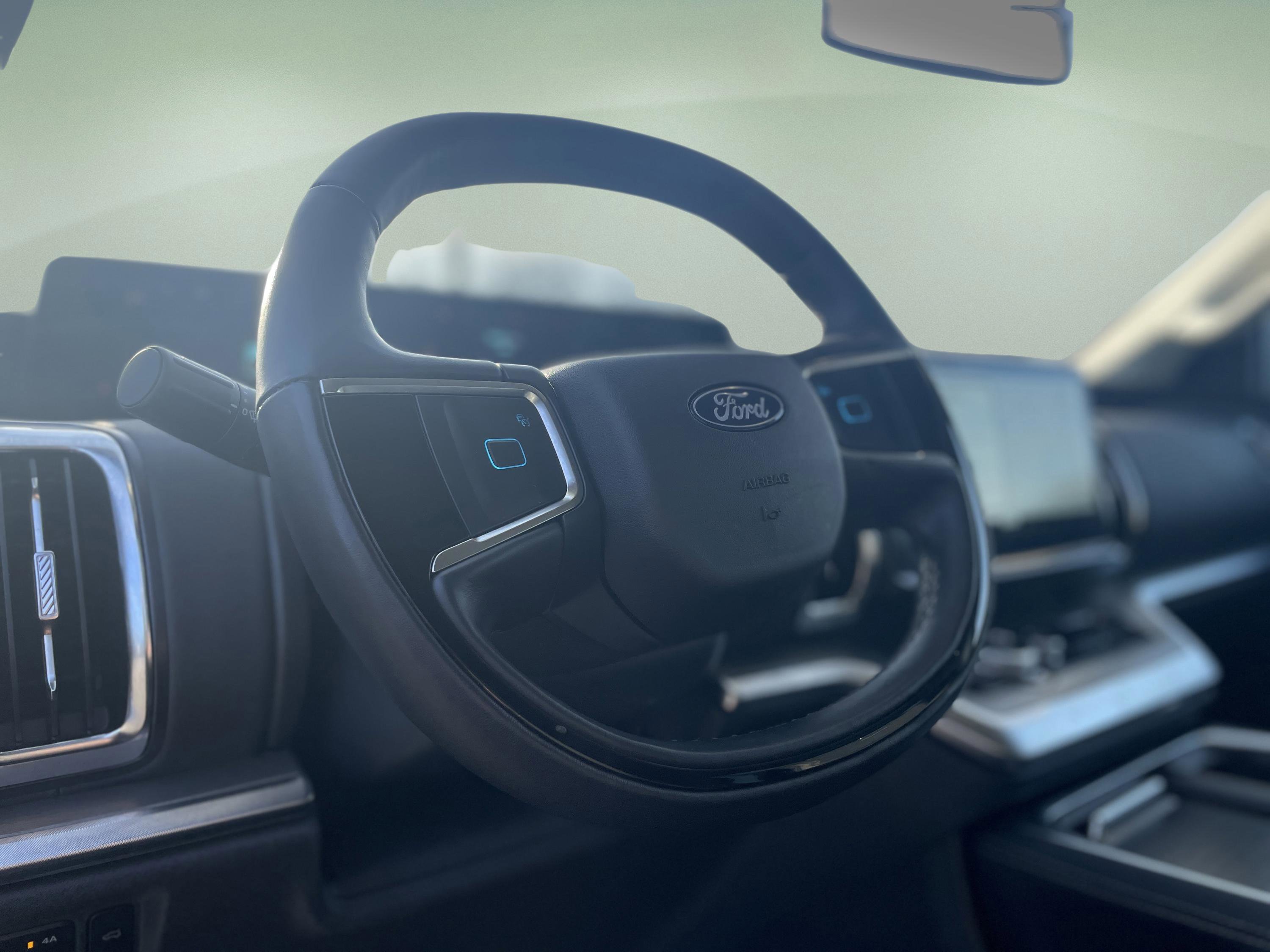 Certified 2025 Ford Expedition Max Platinum image 17