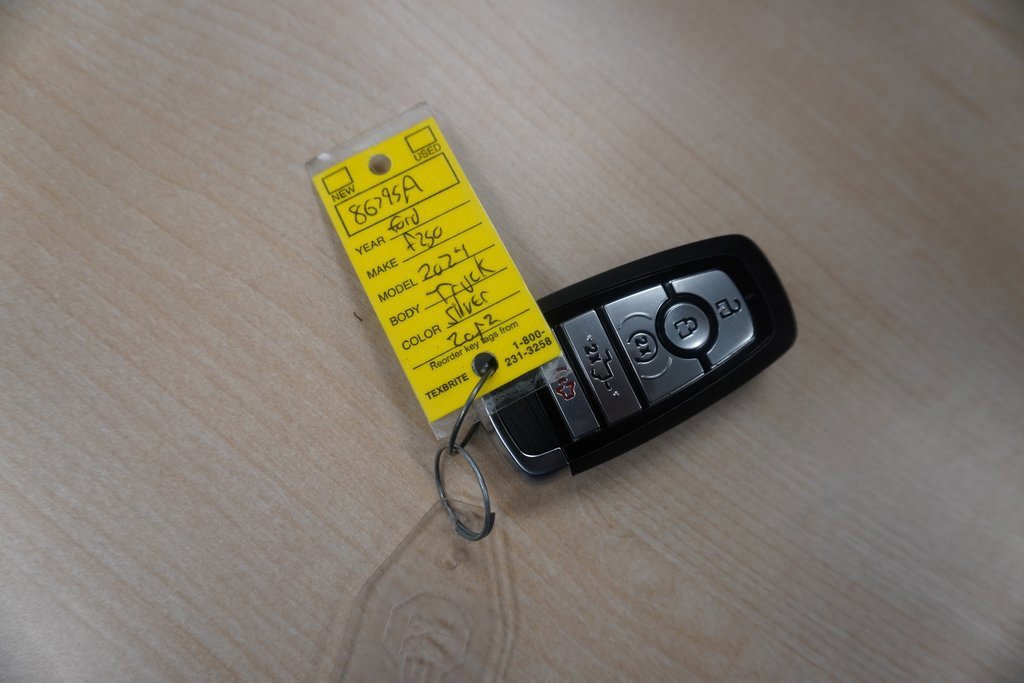 Certified 2024 Ford F250 Platinum image 40