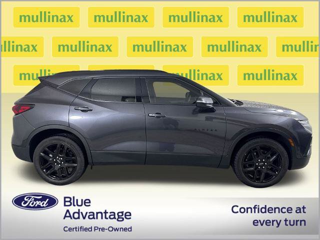 Used 2022 Chevrolet Blazer LT FWD image 2