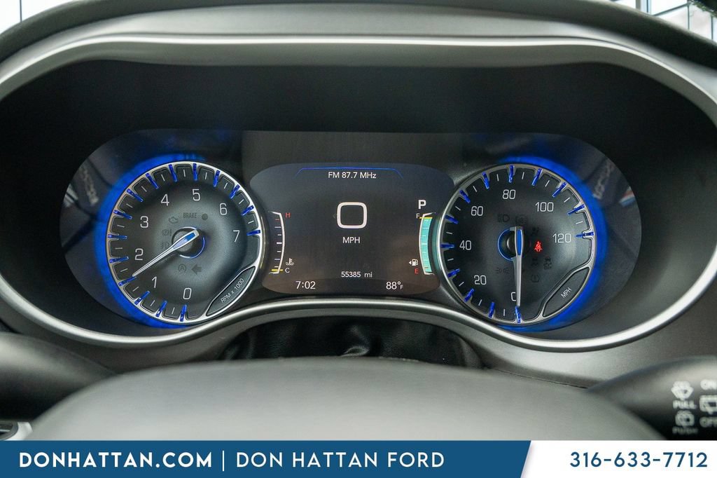 Used 2023 Chrysler Pacifica Touring-L FWD image 6