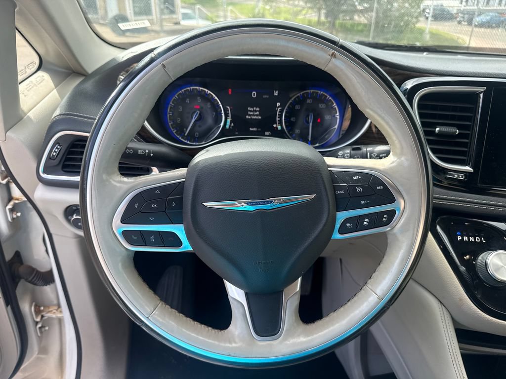 Used 2021 Chrysler Pacifica Limited w/ Premium & Safety Sphere Group AWD/4WD image 16