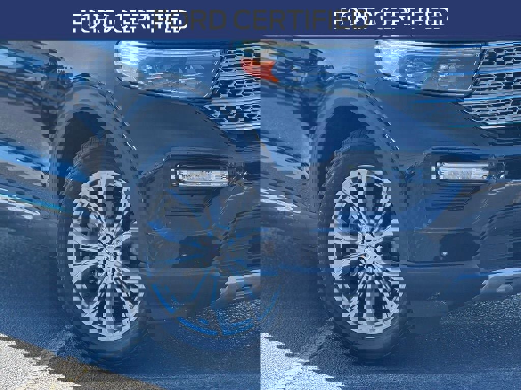 Certified 2024 Ford Explorer Limited image 3