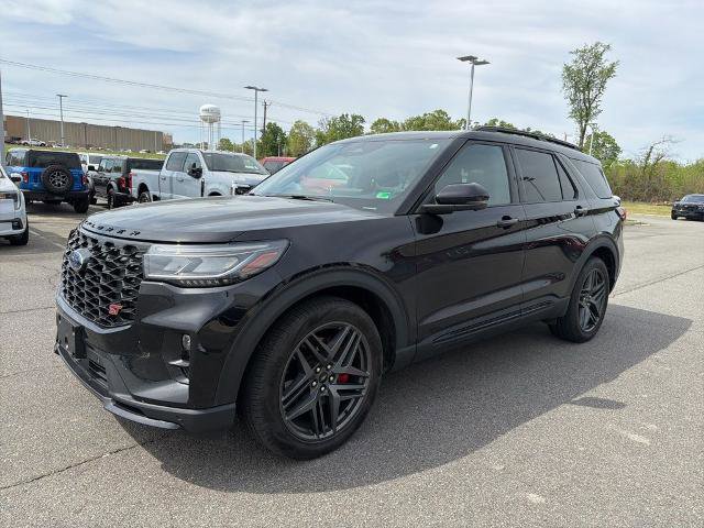 Certified 2025 Ford Explorer ST AWD/4WD image 4