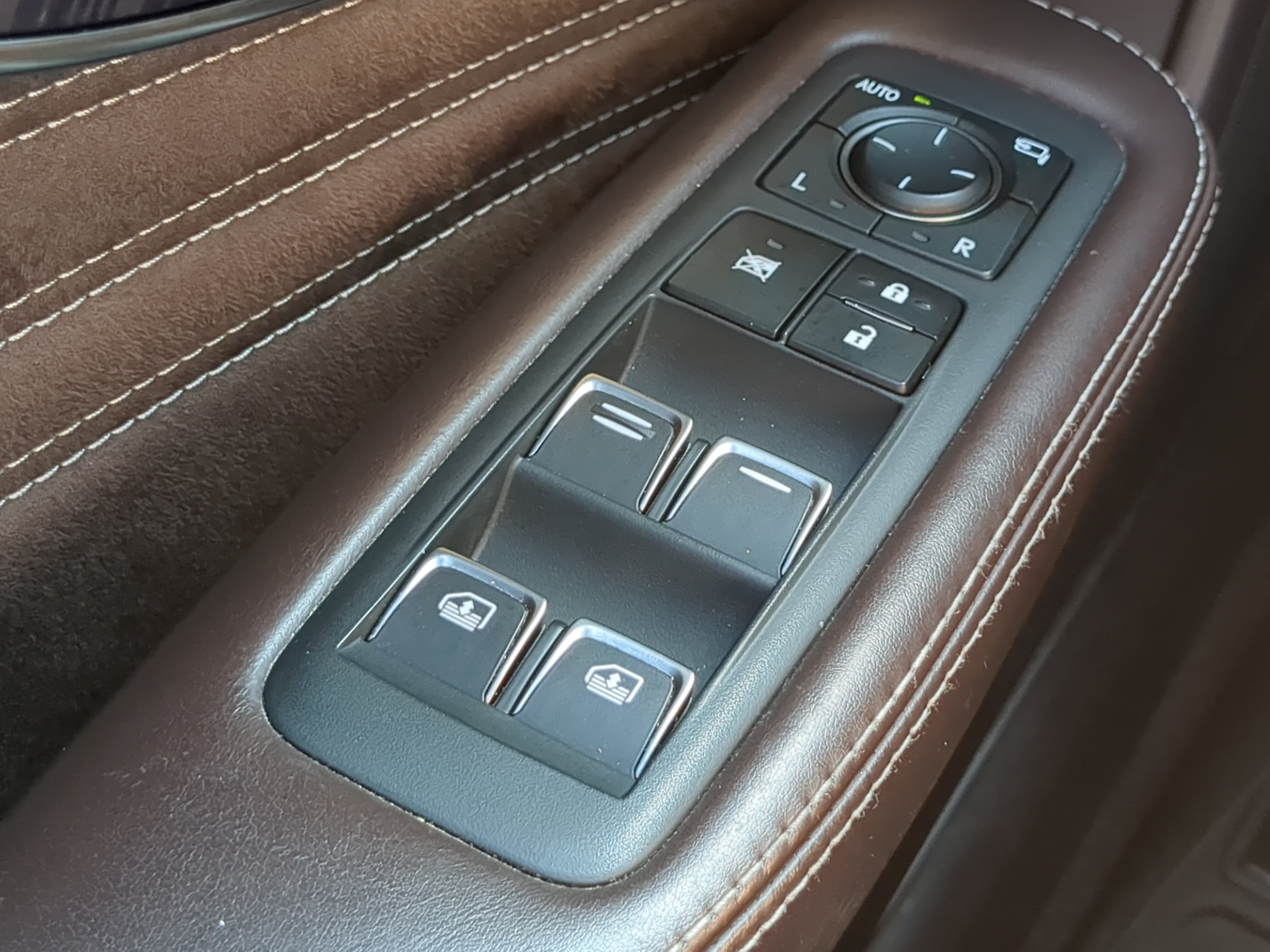 Used 2018 Lexus LS 500 AWD w/ Luxury Package image 22
