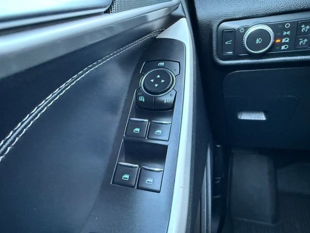 Certified 2022 Ford Explorer XLT w/ Equipment Group 202A image 20