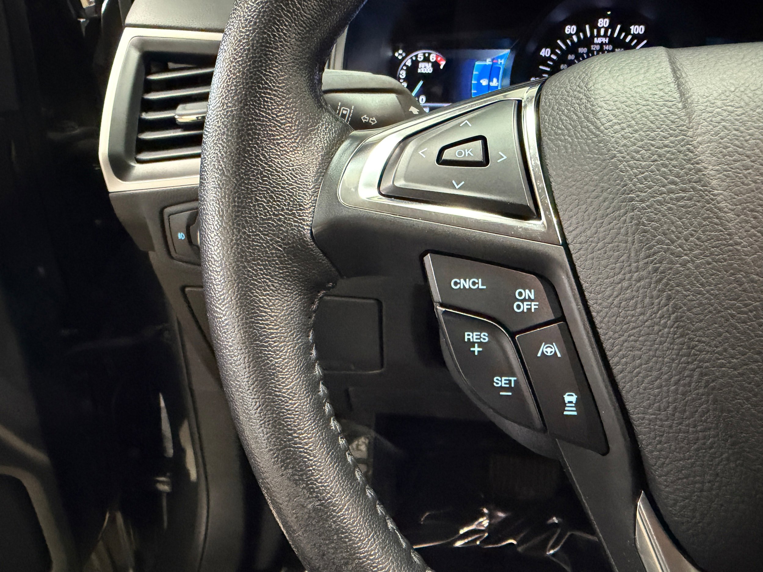 Certified 2022 Ford Edge SEL w/ Convenience Package AWD/4WD image 17