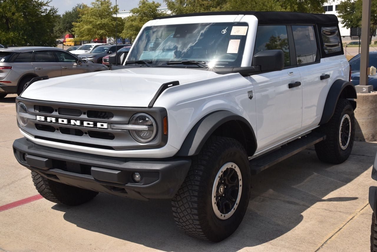 Certified 2023 Ford Bronco Big Bend w/ Sasquatch Package AWD/4WD image 2