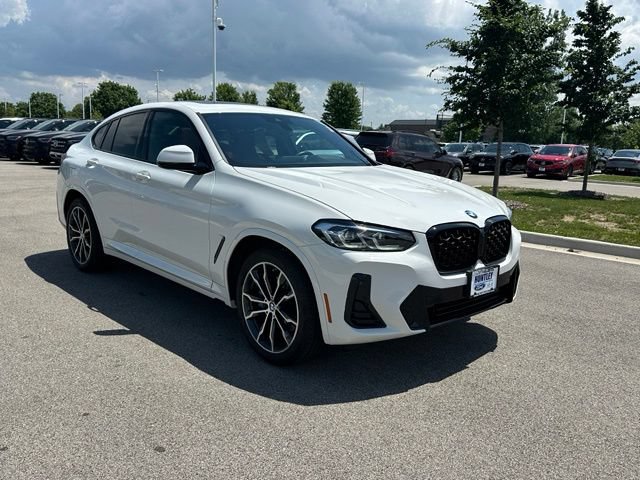 Used 2022 BMW X4 xDrive30i w/ Premium Package Essential AWD/4WD image 3