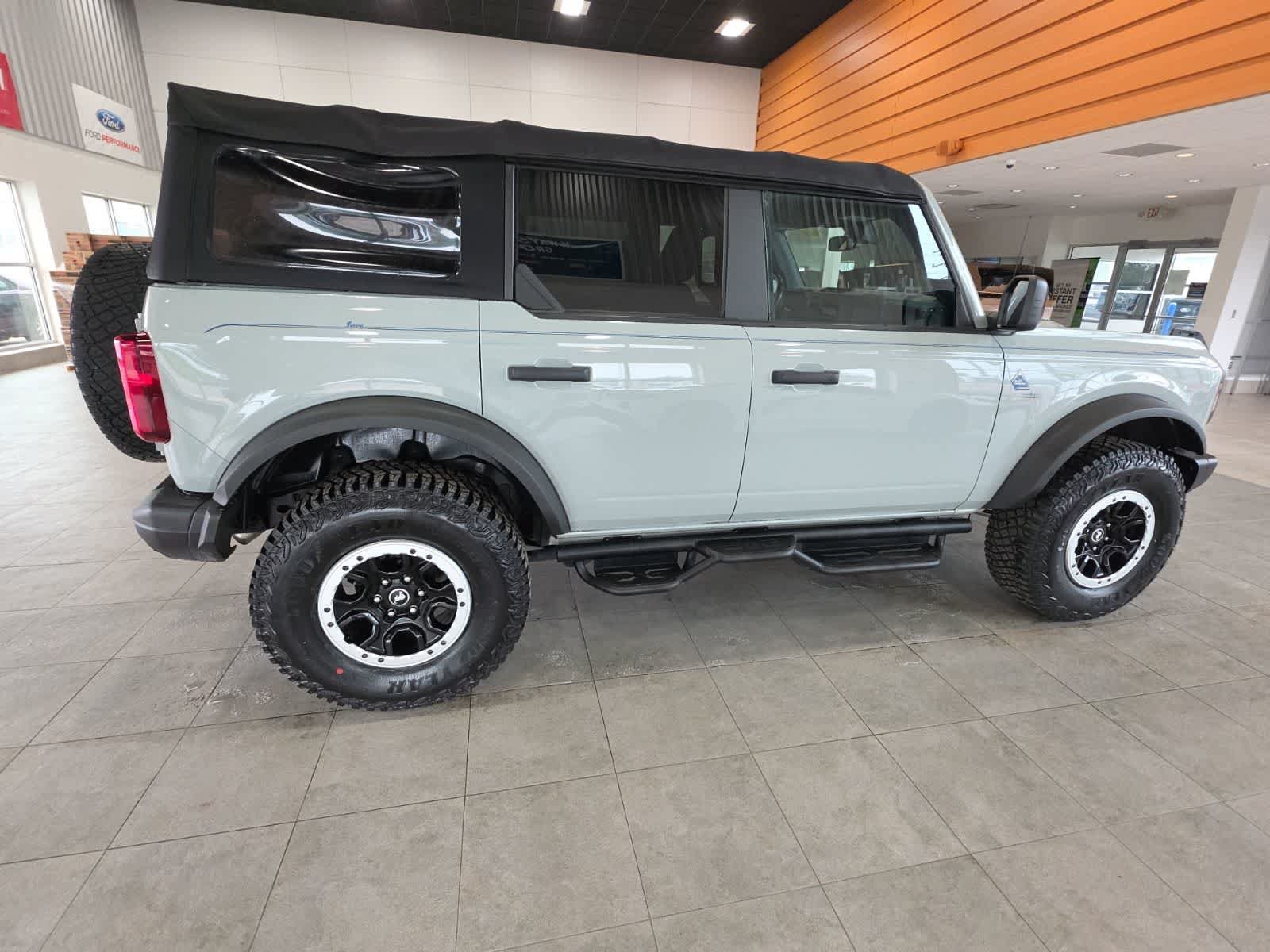 Certified 2022 Ford Bronco Black Diamond w/ Sasquatch Package AWD/4WD image 7