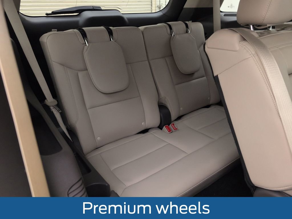 Certified 2020 Ford Explorer Platinum w/ Premium Technology Package AWD/4WD image 19