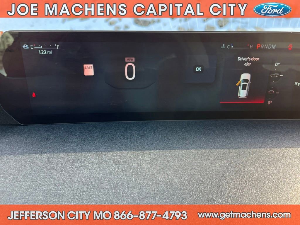 Certified 2025 Ford Expedition Active image 19