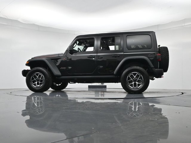 Used 2025 Jeep Wrangler Unlimited Rubicon AWD/4WD image 35