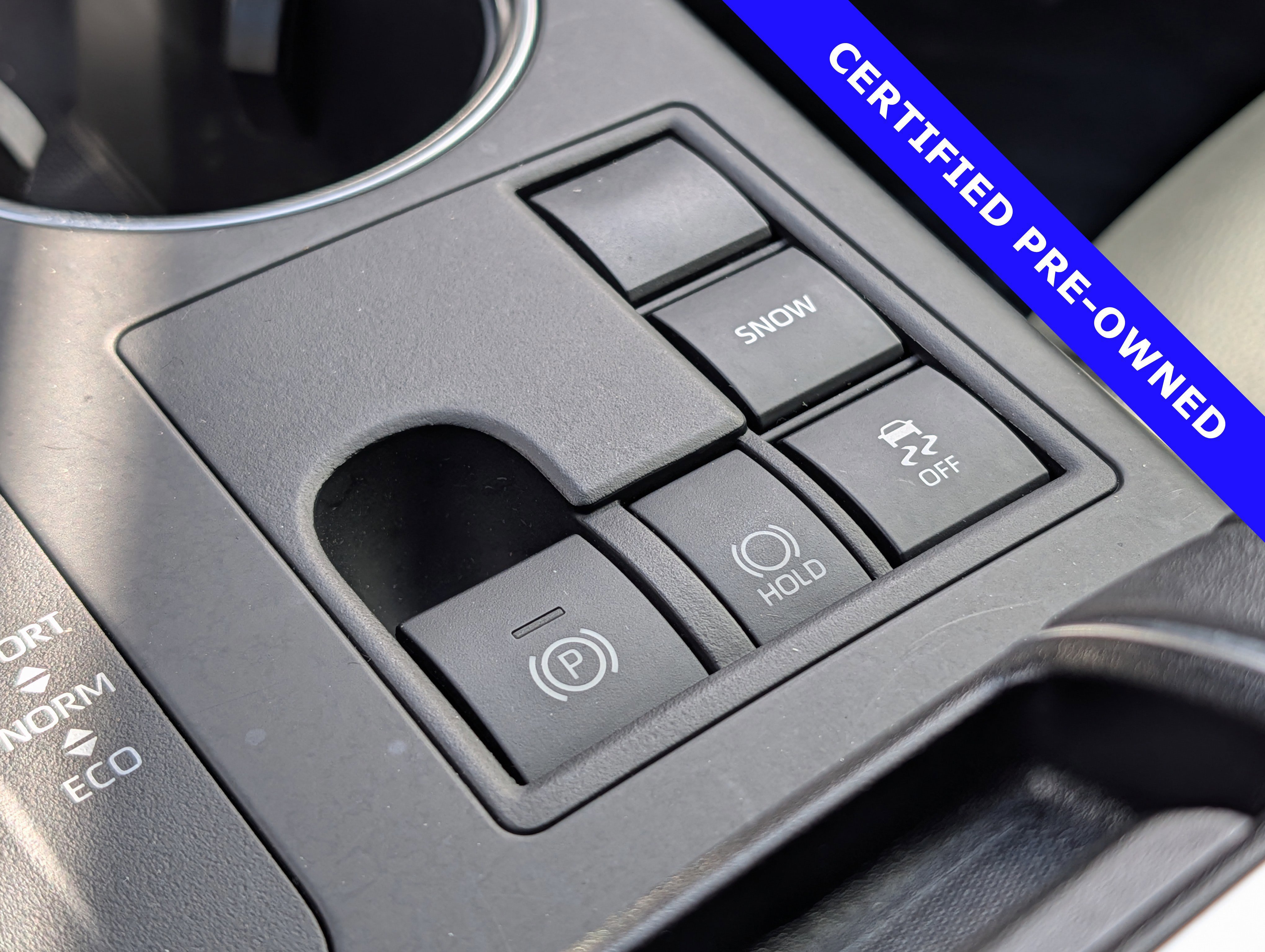 Used 2023 Toyota Highlander XLE image 32