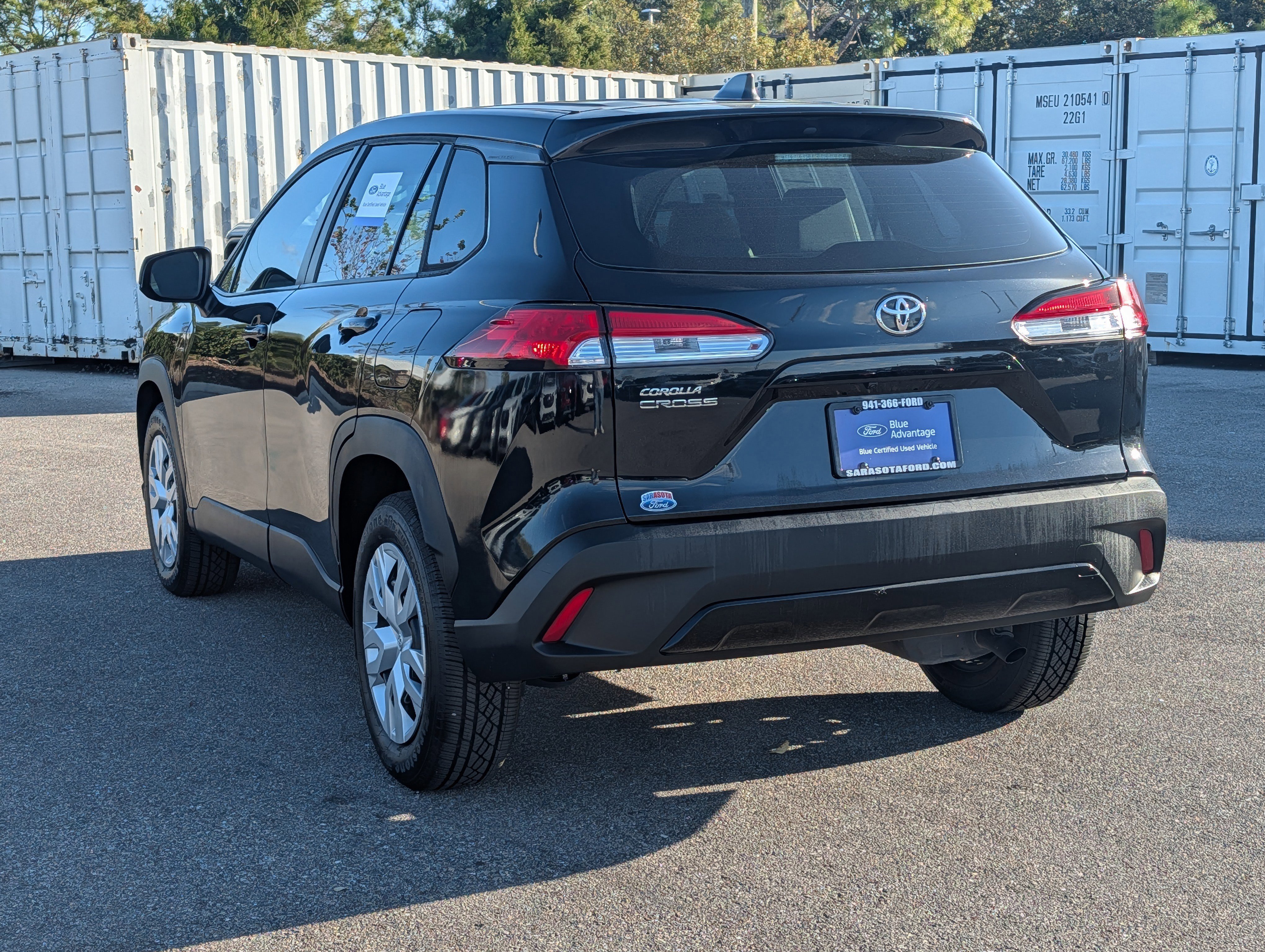 Used 2022 Toyota Corolla Cross L image 2