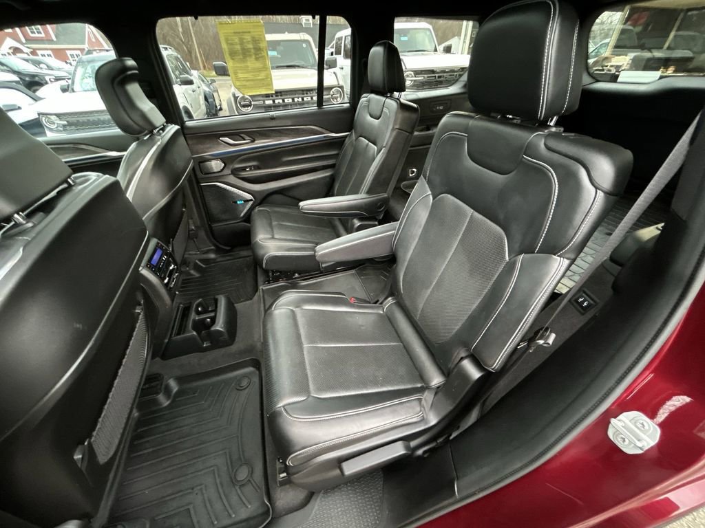 Used 2021 Jeep Grand Cherokee L Overland w/ Luxury Tech Group IV AWD/4WD image 23