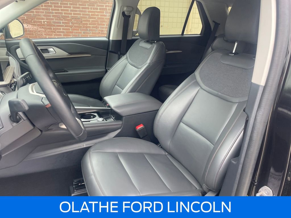Certified 2025 Ford Explorer Active w/ Active Comfort Package AWD/4WD image 18