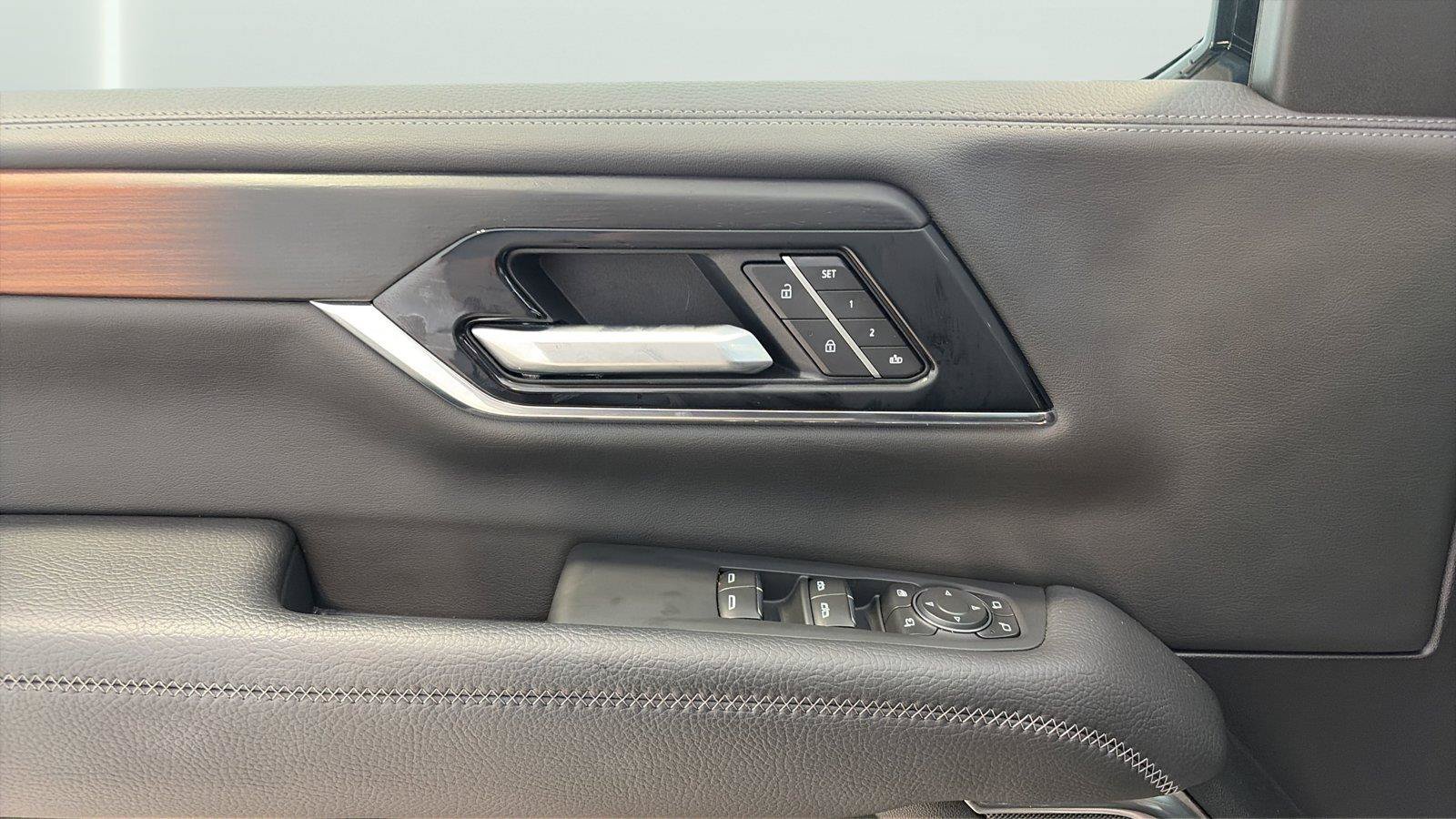 Used 2026 GMC Yukon Denali w/ Sun & Power Step Package AWD/4WD image 27