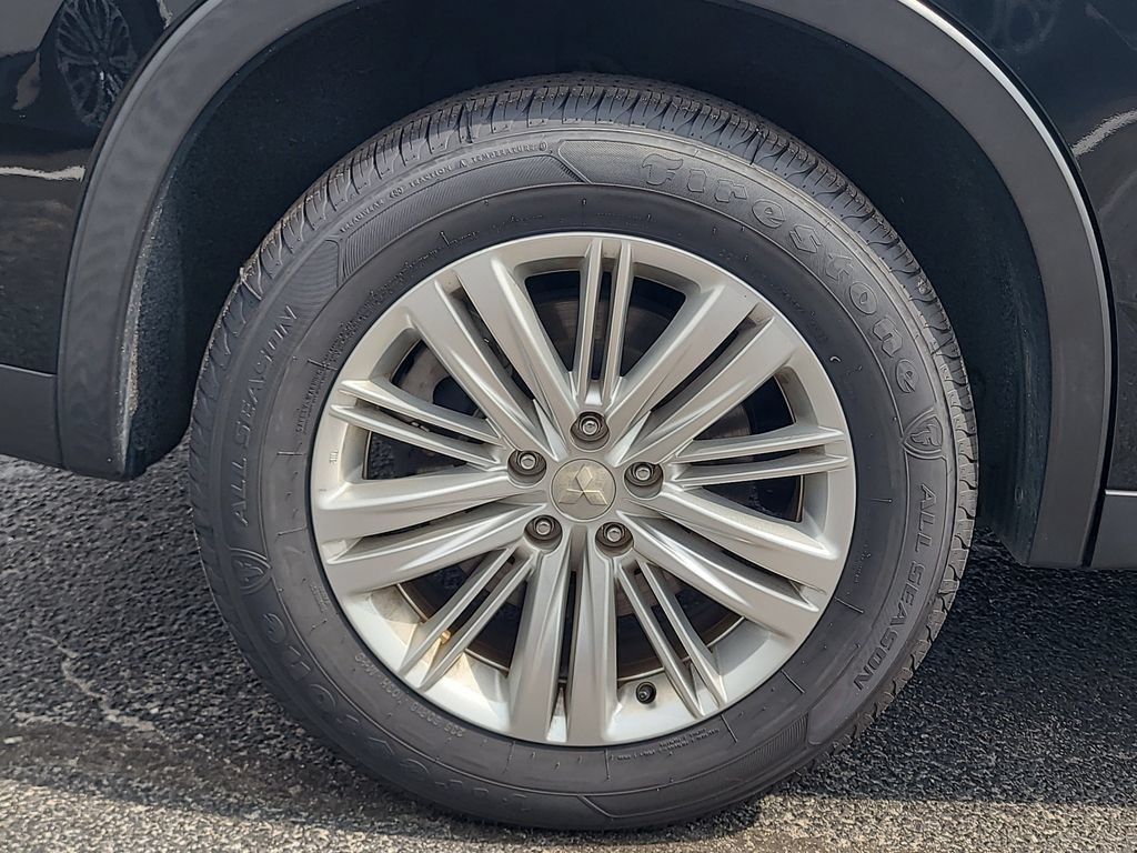 Used 2024 Mitsubishi Outlander ES FWD image 5