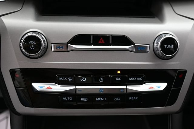 Certified 2023 Ford Explorer XLT RWD image 22
