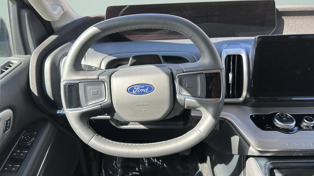 Certified 2025 Ford Expedition Active AWD/4WD image 12