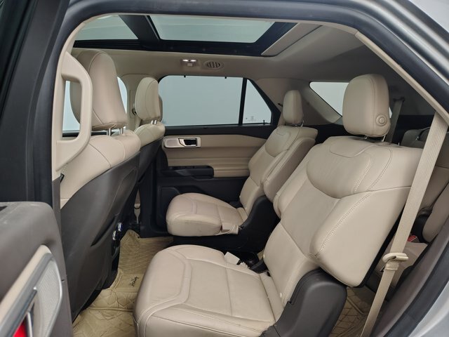 Certified 2020 Ford Explorer Platinum w/ Premium Technology Package AWD/4WD image 13