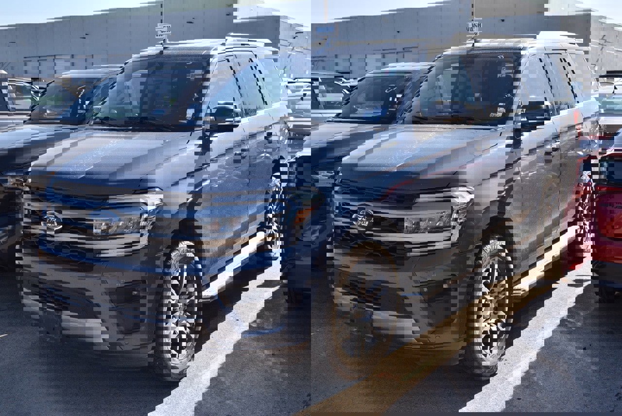 Certified 2023 Ford Expedition XLT image 1